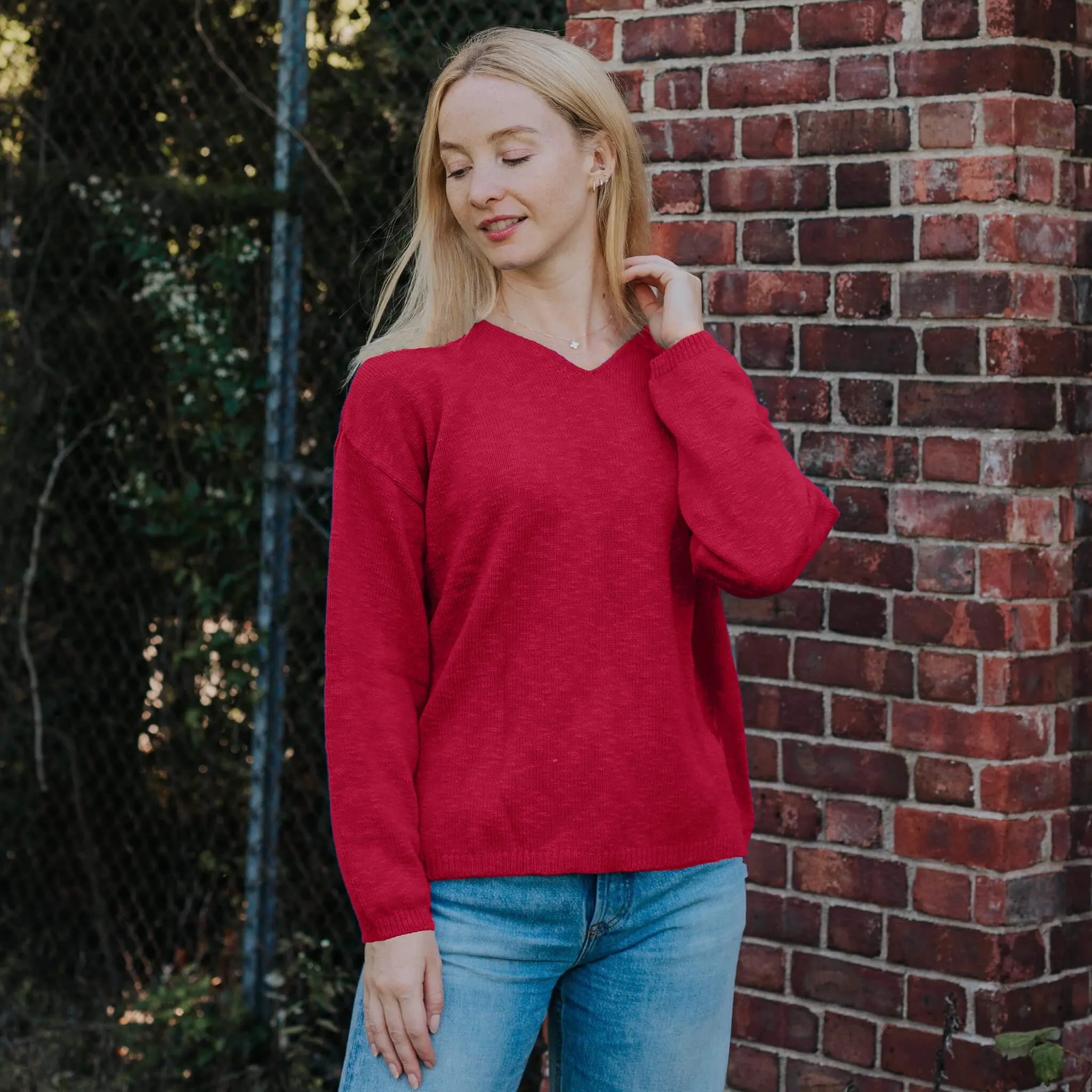 Avalin Long Sleeve Crop V-Neck Slub Sweater - Red