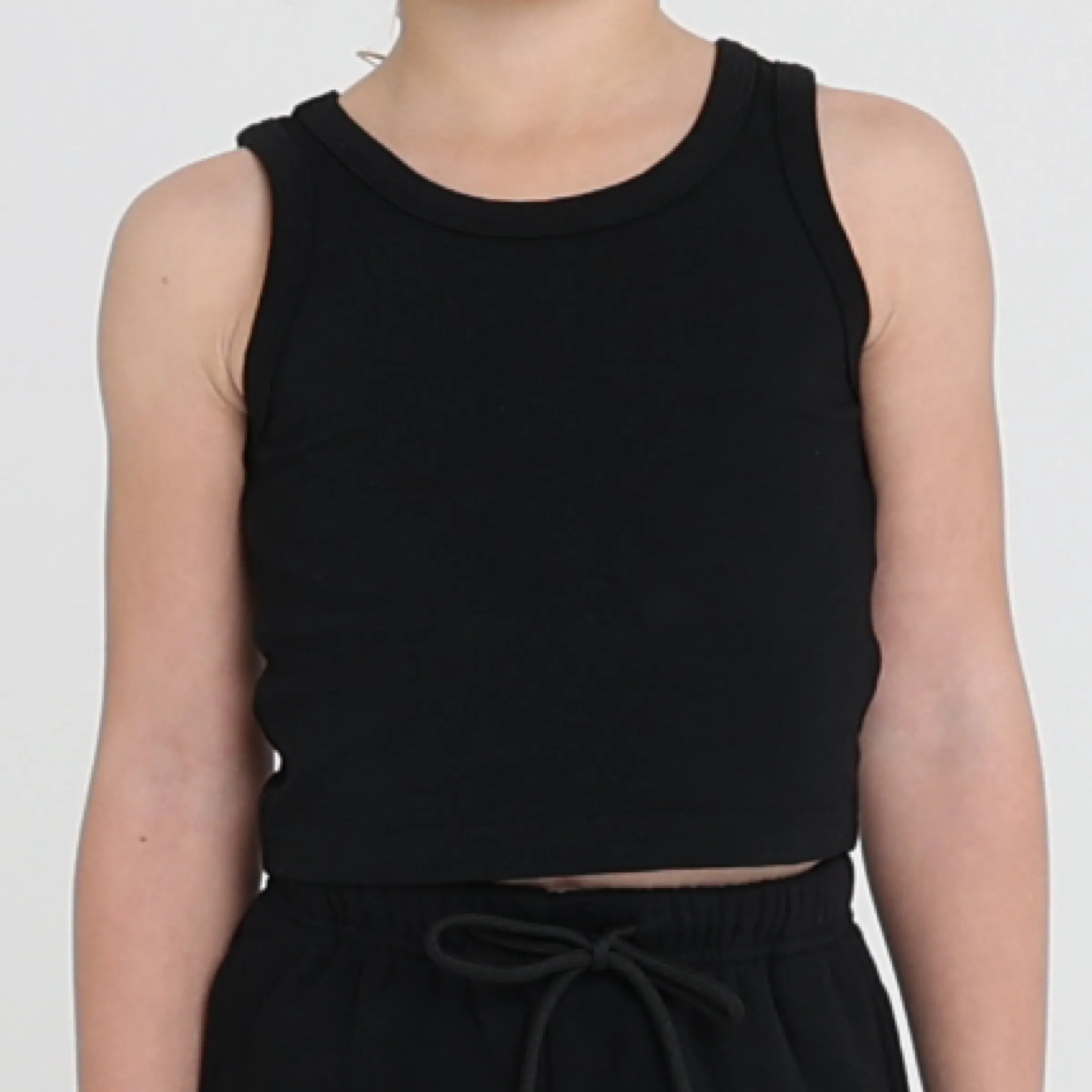 CROPPED TANK (JUNIOR) - BLACK