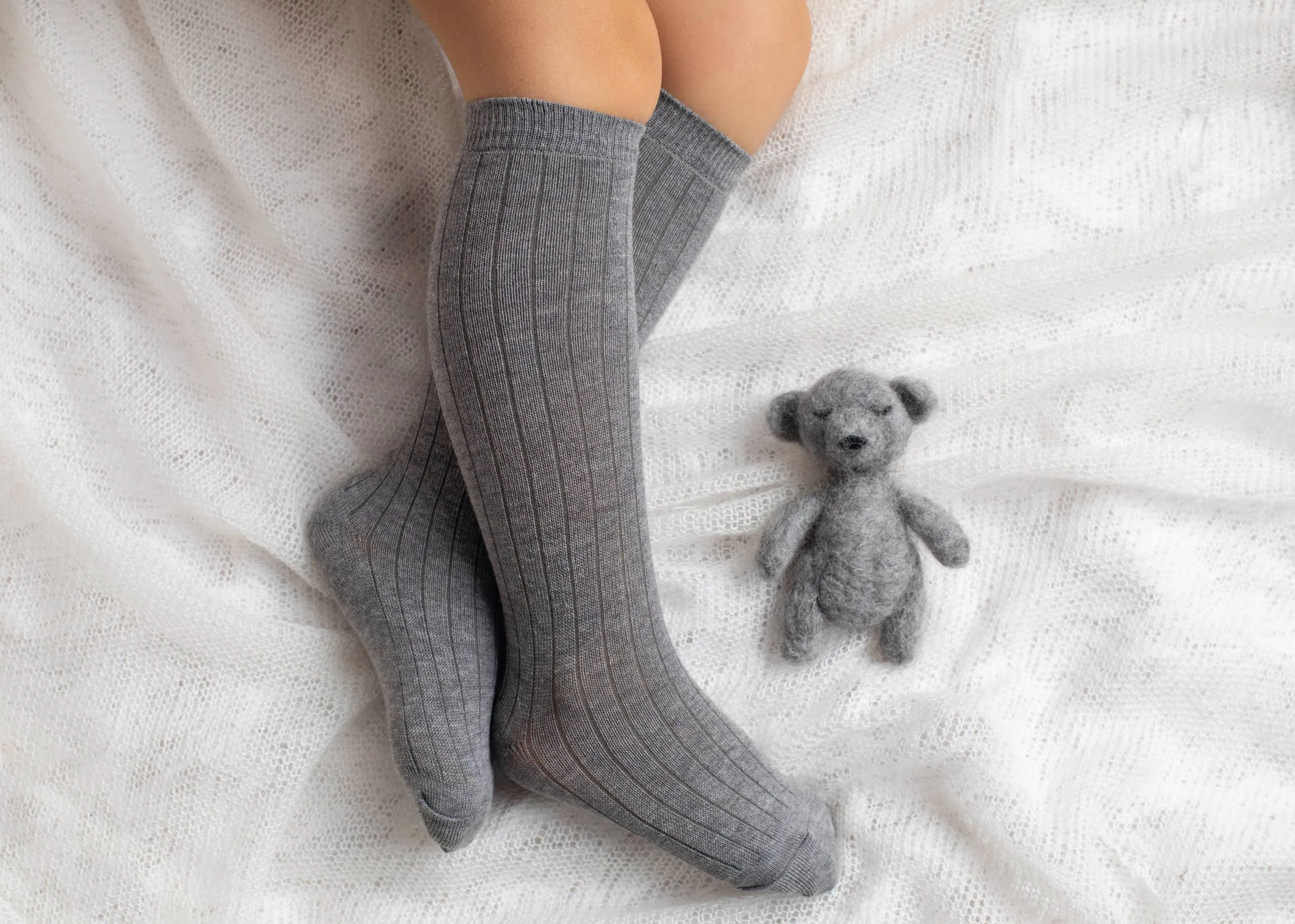 Gray Ribbed Kneesocks