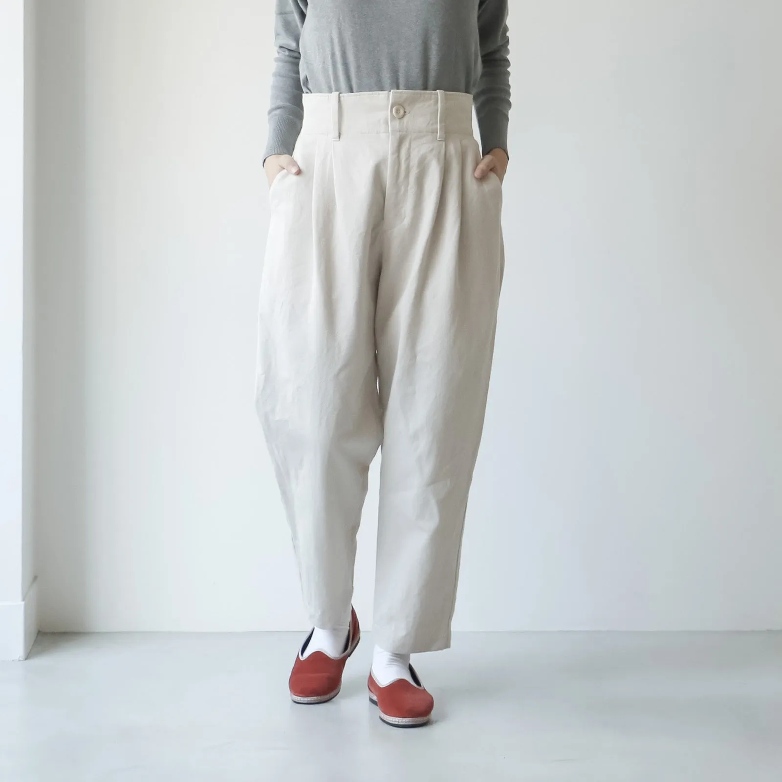 HAU パンツ "cotton wool chino"