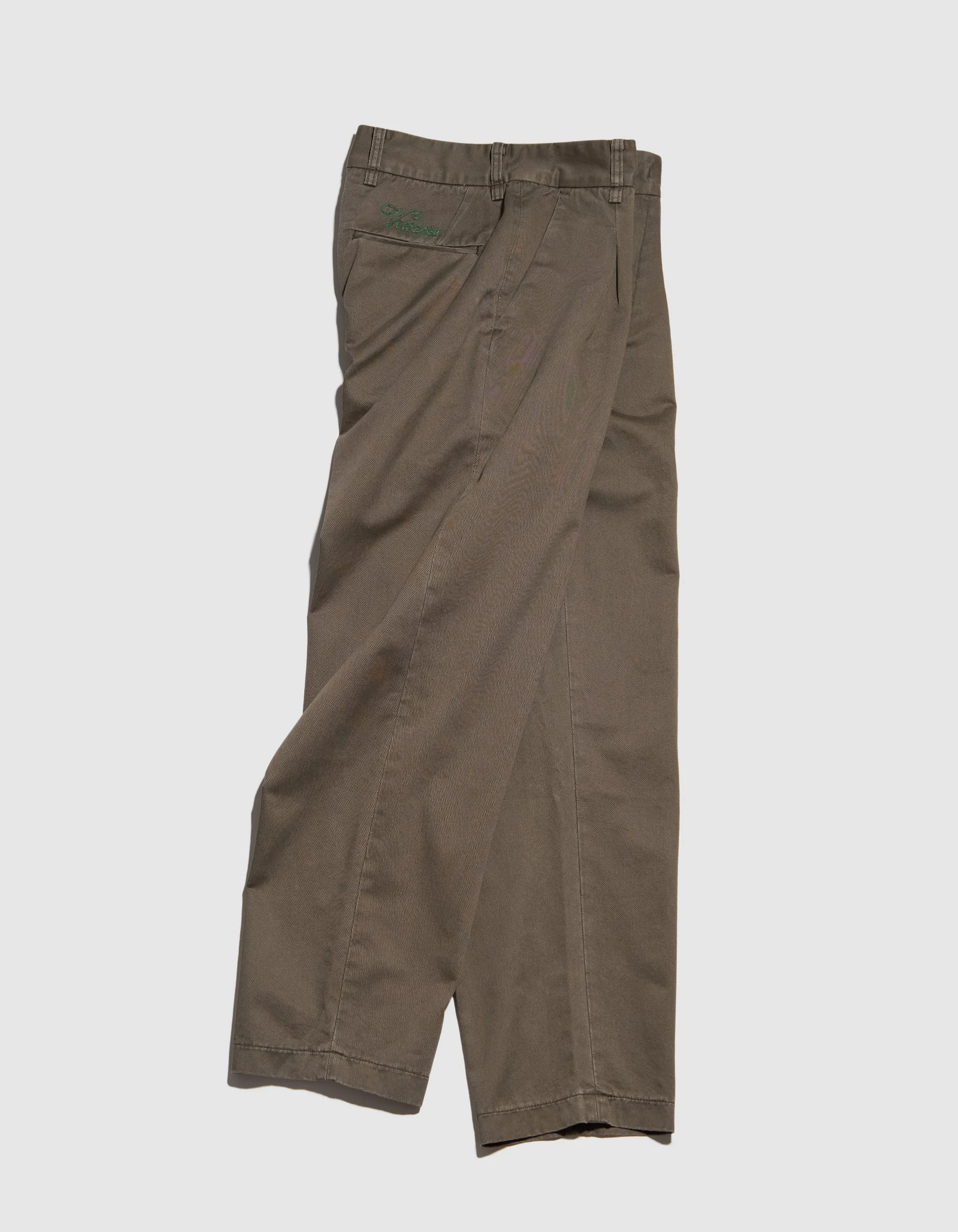 INVERTED PLEATS CHINO